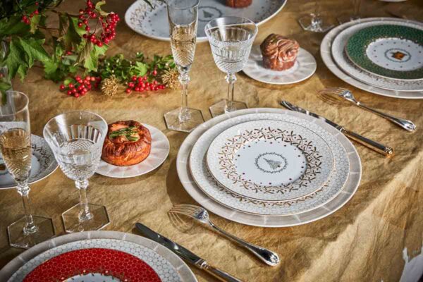 BernardaudNoel-MOOD-22172-03-Bertrand-Bozon-6570x4380-1200w-100KB Bernardaud Noël Dinnerware set on Holiday Table | Kneen & Co