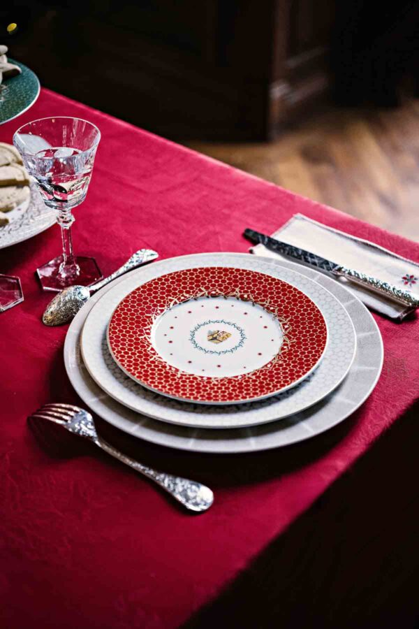 BernardaudNoel-MOOD-25165-Table-de-12-Franck-Juery-5504x8256-1200w-100KB Bernardaud Noël Dinnerware set on Holiday Table | Kneen & Co