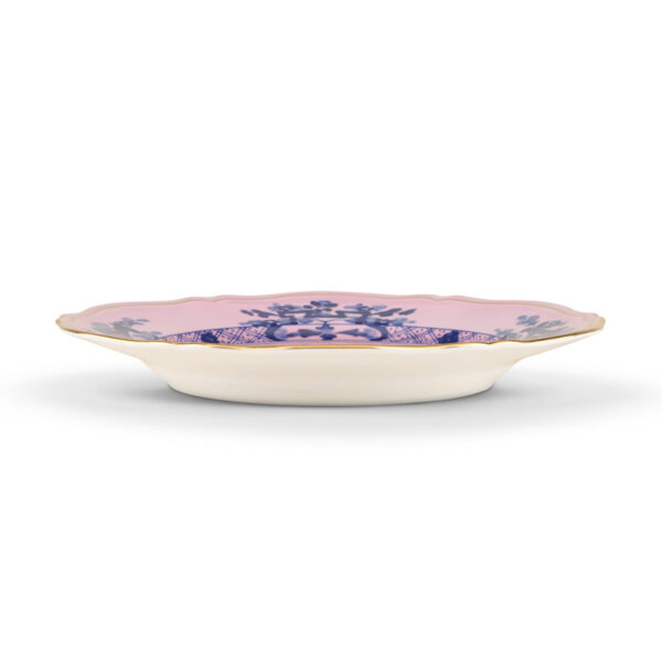 Ginori 1735 Oriente Italiano Azalea Dinner Plate shown on table | Kneen & Co