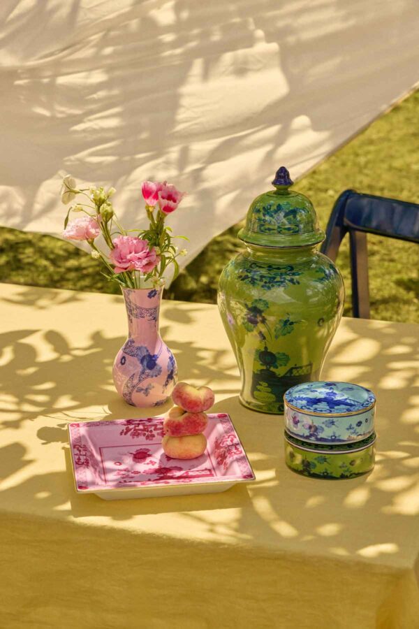 Ginori 1735 Oriente Italiano set on table | Kneen & Co