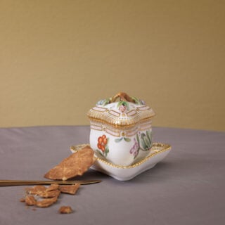 RC-Tablesetting-FloraDanica-04-1200w-100KB Royal Copenhagen Flora Danica Collection mood image | Kneen & Co