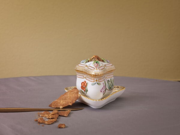 RC-Tablesetting-FloraDanica-04-1200w-100KB Royal Copenhagen Flora Danica Collection mood image | Kneen & Co