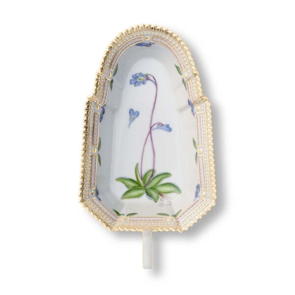 RoyalCopehagen-1147344-1017582-FloraDanica-DISH-OBLONG-21CM-Pinguicula-Vulgaris-L-1200x1200-100KB Royal Copenhagen Flora Danica Oblong Dish | Kneen & Co