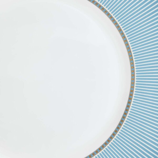 701587471619-Wedgwood-Helia-Plate-22pt8cm-8pt9in-deatil2-1200x1200-100KB Close-up shot of Wedgwood Helia Salad Plate featuring neoclassical design finished with 22-carat gold detailing | Kneen & Co