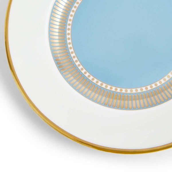 Close-up shot of Wedgwood Helia Bread Plate featuring neoclassical design finished with 22-carat gold detailing | Kneen & Co