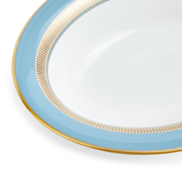 701587471657-Wedgwood-Helia-Open-Oval-Dish-25cm-9pt8in-detail-1200x1200-100KB Close-up shot of Wedgwood Helia Open Oval Dish featuring neoclassical design finished with 22-carat gold detailing | Kneen & Co