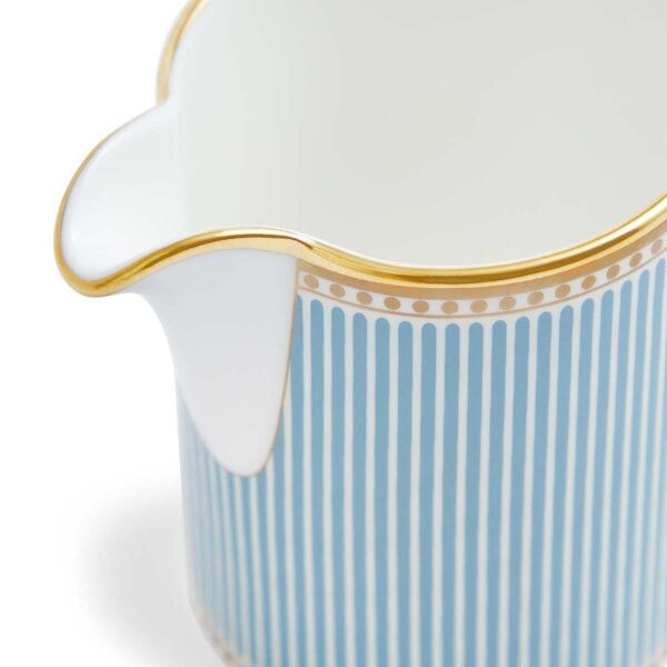 701587471695-Wedgwood-Helia-Creamer-325ml-Sugar-2PCS-Deatil-1200x1200-100KB Close-up shot of Wedgwood Helia Sugar and Creamer featuring neoclassical design finished with 22-carat gold detailing | Kneen & Co