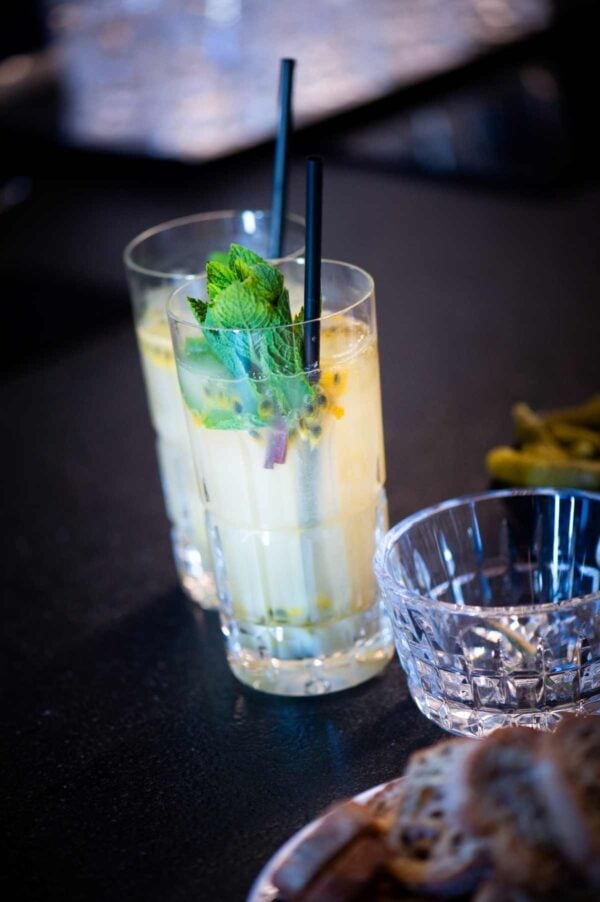 Saint-Louis_Manhattan_Highball_cocktail_barware_1200w_100kb