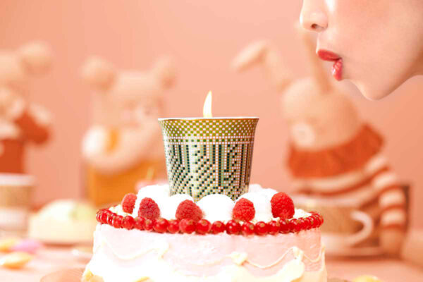 BERNARDAUD-Augusta-Ambiance-Bougie-1200x1200-100KB Bernardaud Augusta Scented Candle on birthday cake stylized image | Kneen & Co